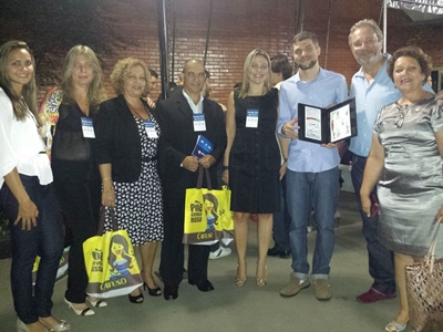 Equipe dos Correios com o diretor da Start You Up